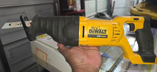 Dewallt Sawzaw $60