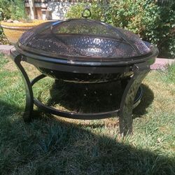 Outdoor Patio Fire pit 30" wide 19" tall