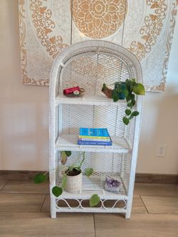 White Arched Wicker Shelf