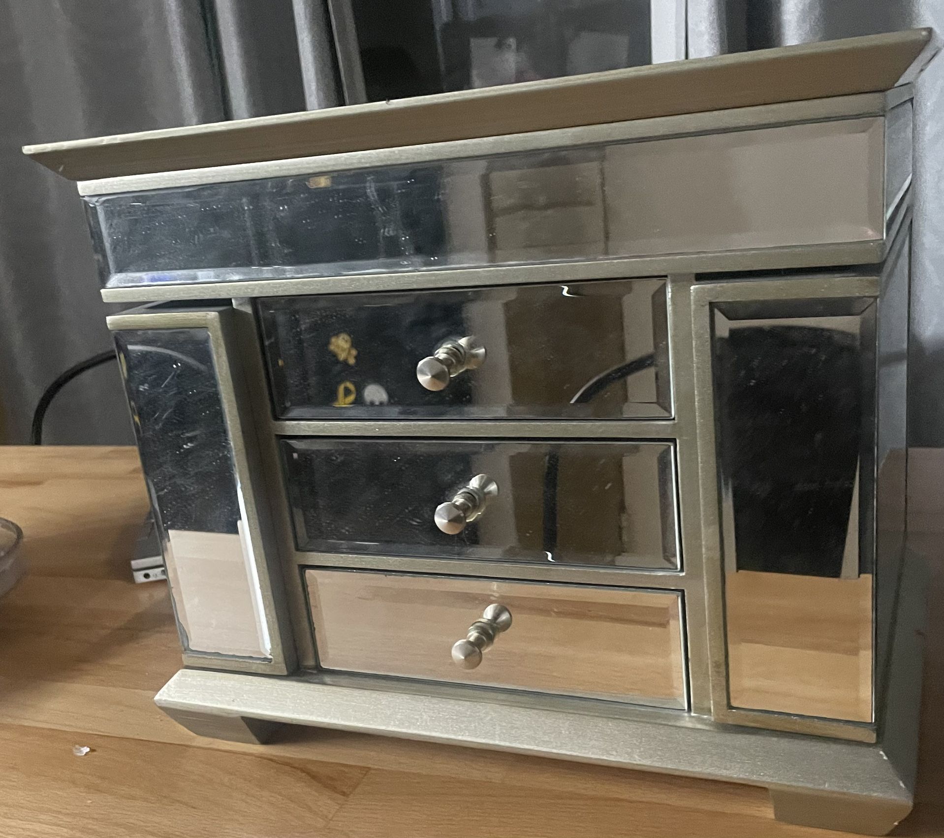 Table Top Mirrored Jewelry Box