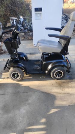 4-Wheel Electric Mobility Scooter "PLEASE READ DESCRIPTION FOR DETAILS=THANK YOU!!