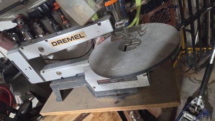 Dremel Scroll Saw for woodwork