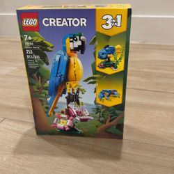 Lego 31136 Exotic Parrot  253 Pcs