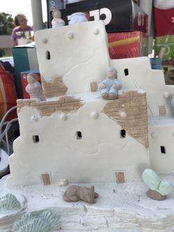 Vintage Handmade Native American Pueblo . 