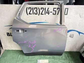 w/dents 2018 - 2020 - 2024 CHEVROLET TRAVERSE REAR RIGHT PASSENGER DOOR OEM AY82348