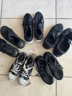 Bundle of 5 snickers size 7  set Nike all 10$