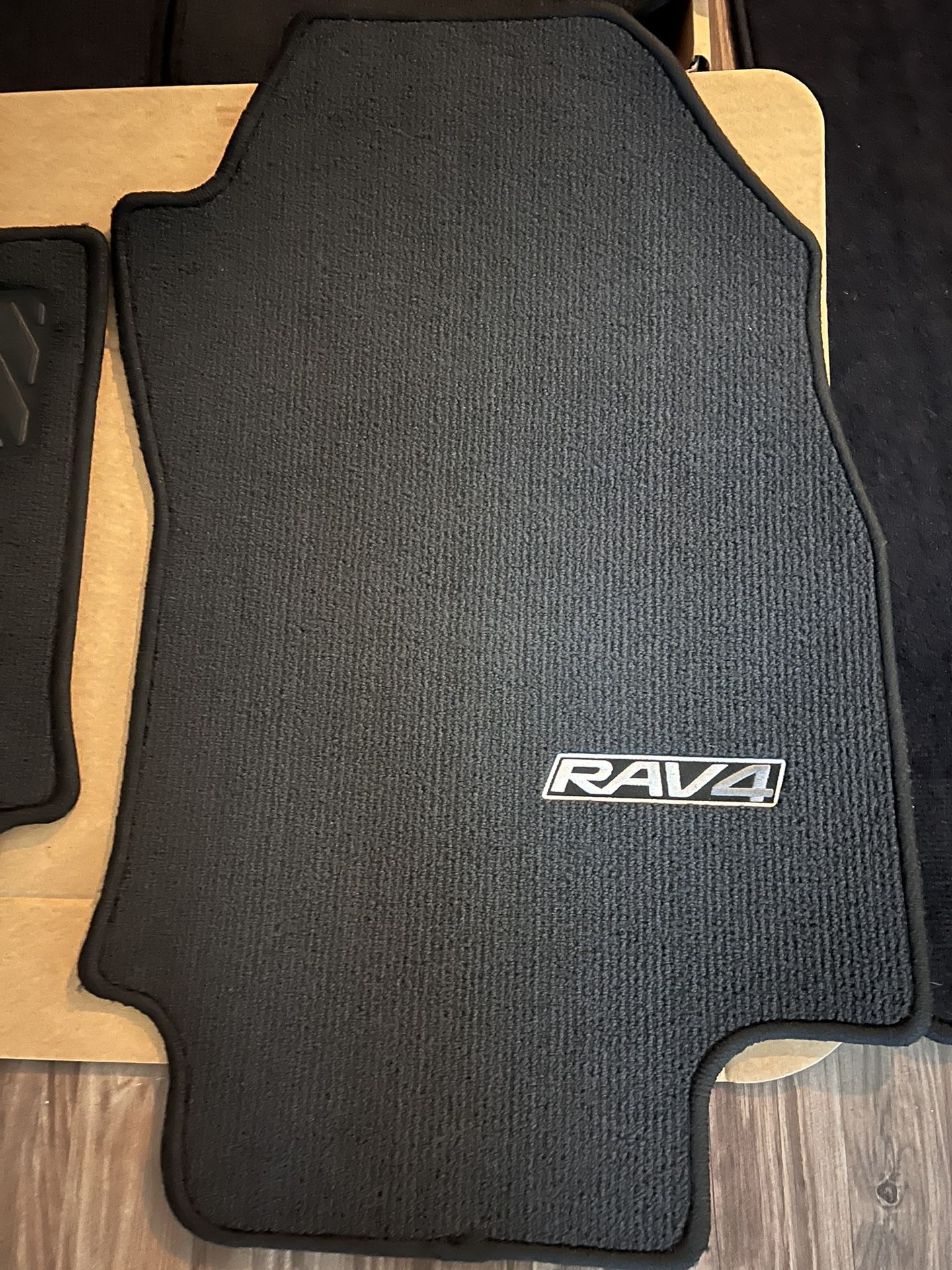 20192023 Toyota Rav4 Genuine OEM Carpet Floor Mat set 5 pc Black for Sale in Long Beach, CA