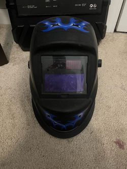 Welding helmet