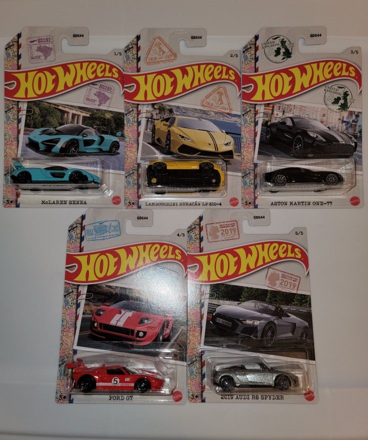 Hot Wheels-'World Class Racers Set 2022 - Lamborghini Ford GT Audi McLaren Aston