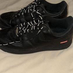 Nike Air Force 1’s Low Supreme Black