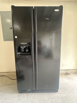 Whirlpool Black Side-by-Side Refrigerator with Ice Maker