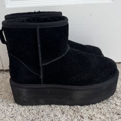 UGG Woman’s Classic Mini Platform Boots