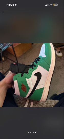 Air Jordan 1 High OG “Lucky Green”