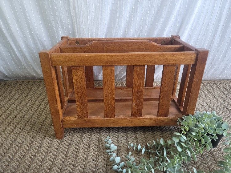 Super Cute Wood Vintage Magizine Holder For Sale