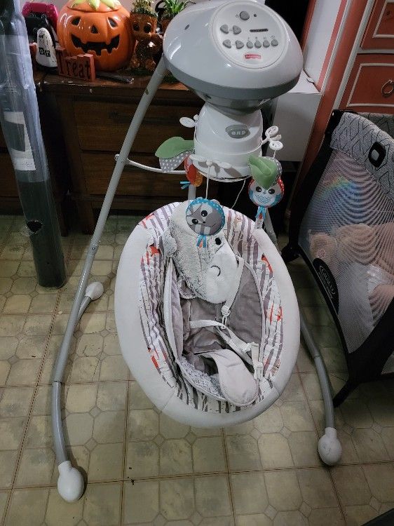 Like New Fisher-price Baby Swing.