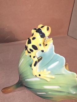 Vintage Franz Porcelain Frog On Green Leaf Bowl