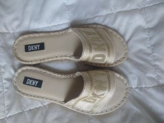 New DKNY sandels