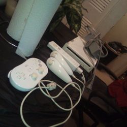 Nintendo Wii And Acessories