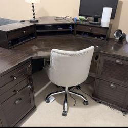 Pottery Barn Bedford Collection Corner Desk