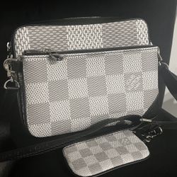 Louis Vuitton Messenger Bag