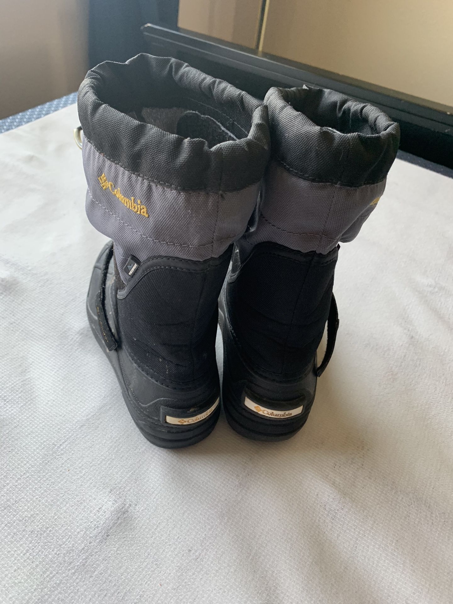 columbia snow boots size 1