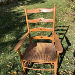 Shaker-Style Ladder-back Rocking Chair