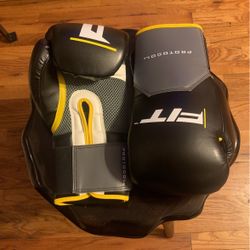 10oz Protocol Fit Gloves