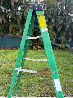 Ladder 6 foot fiberglass