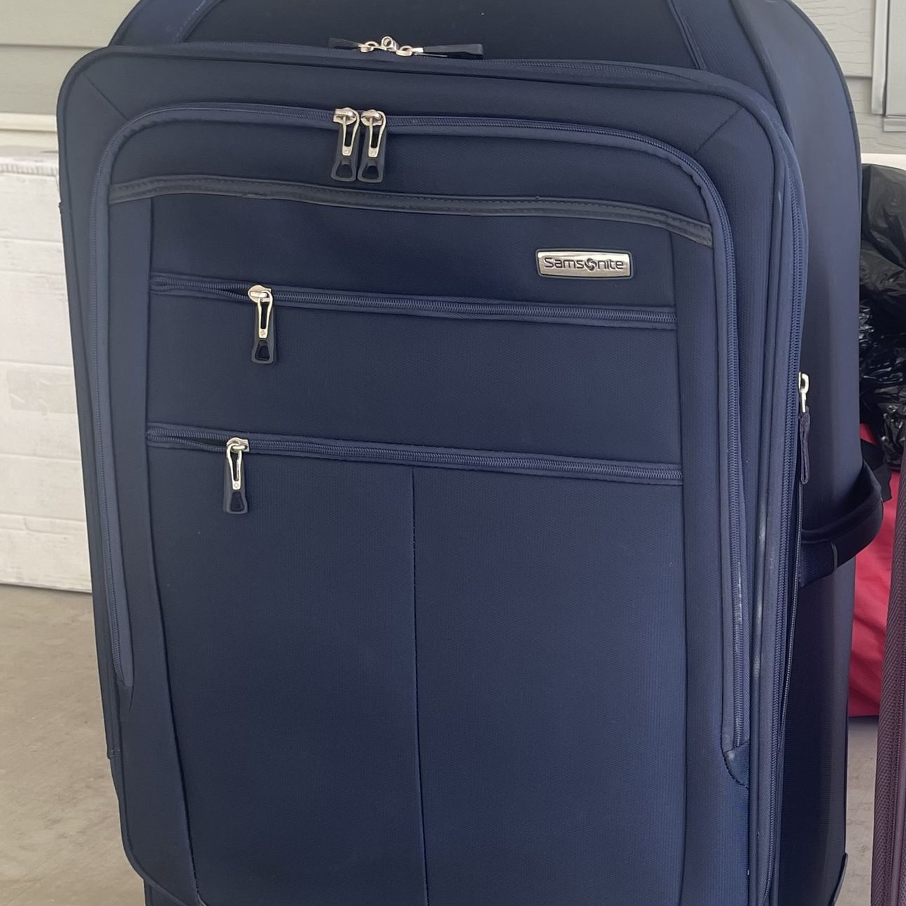 ๐ Samsonite Excellent Quality Soft-side Soltye DLX Spinner Luggage "featuring durable polyester fabric" Exterior Expandable Pockets, and Four Spinner