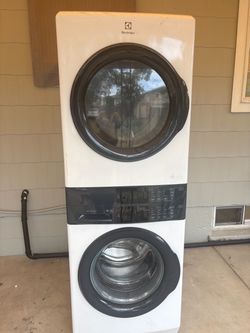 Washer and dryer stackable