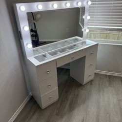 New Hollywood Glass Top Make Up Vanity
