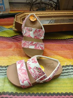 Girls shoes