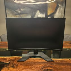 CURVED GAMING MONITOR - GIGABYTE G32QC A 32” 165Hz 1440p 