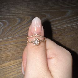 10K GOLD REAL DIAMOND RING 