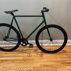 VERY NICE  FIXIE BIKE SIZE 57cm Green Color