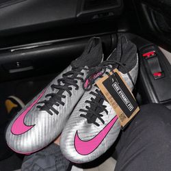 Mercurial Nike Soccer Cleats Size 8
