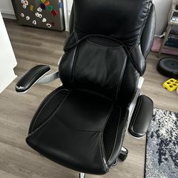 True.Wellness Black Leather Office Chair