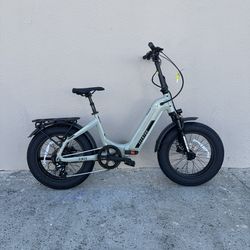 Brand New Aventon Sinch 2.5 Folding E-Bike
