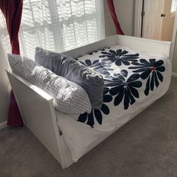 Ikea Daybed: Twin by Day, King by Night