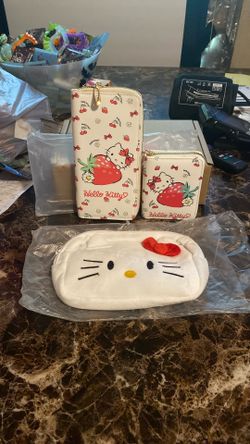 Brand New 3 Pc Hello Kitty Wallet And Makeup Bag Set 