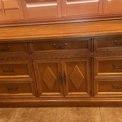 Vintage Stanley Dresser (Capri)