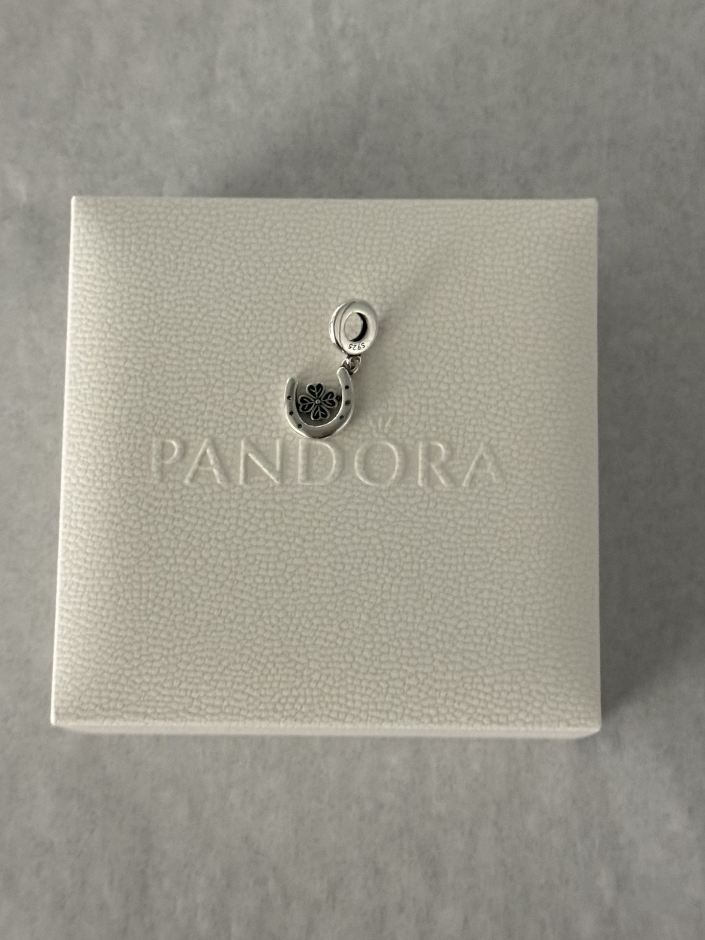 Pandora Charms Trébol