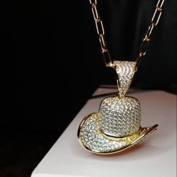 Sombrero Y Cadena yeno De Zirconia Oro Laminado 14K De Alta Calidad 40$ Beautiful Hat And Chain Necklace High Quality 14K Gold plated