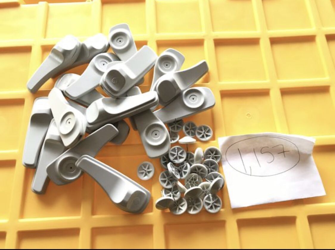 Sensormatic super tags with their pins (1,125) Clothing Sensors for