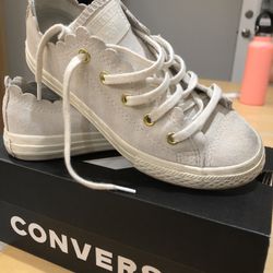 Girls Converse Shoes Size 1 Youth Like New