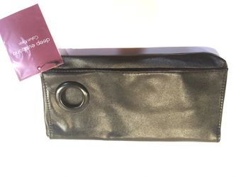 CALVIN KLEIN CLUTCH -NEW