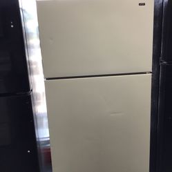Hotpoint 16 Cu Ft Top And Bottom Fridge. 1 year Warranty 