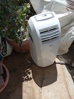 LG Window Air Conditioner – Excellent Condition