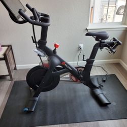 2020 Peloton Bike