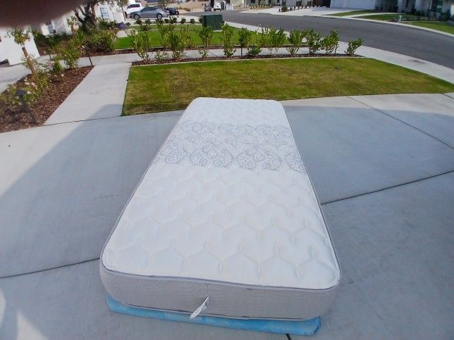 Twin Extra Long Double Sided Mattress Great Great Condition